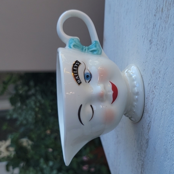 1996 Vintage Baileys Winking Mr & Mrs YUM Creamer & Sugar Dish - Picture 4 of 11